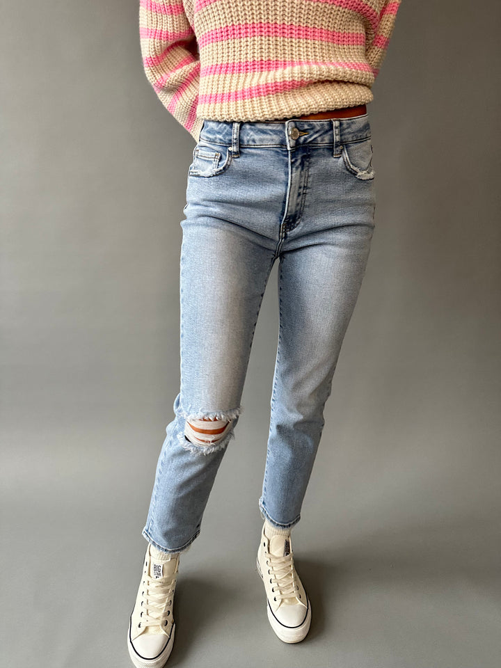 Slim mom fit ripped jeans