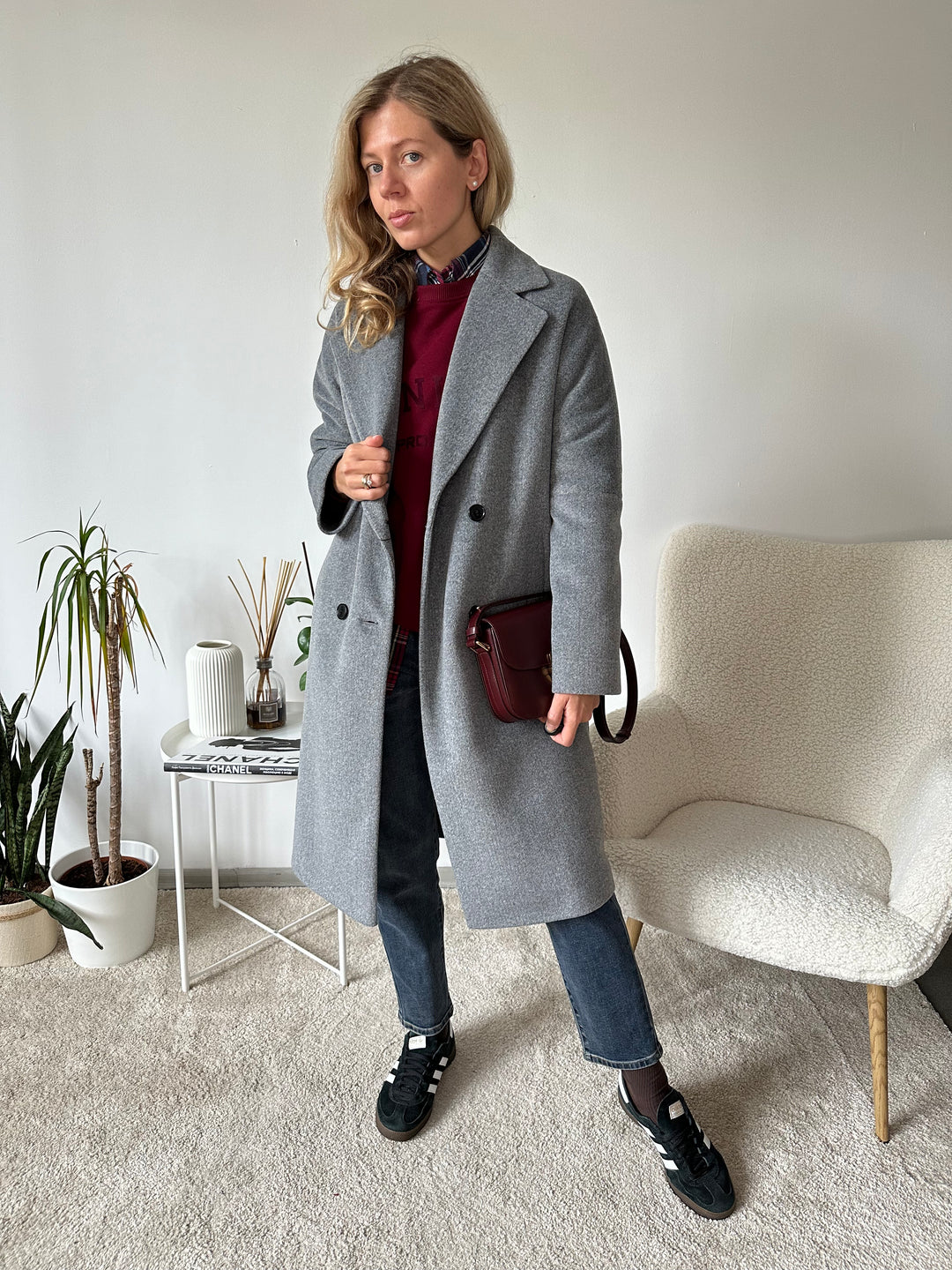 Wool coat with raglan sleeves