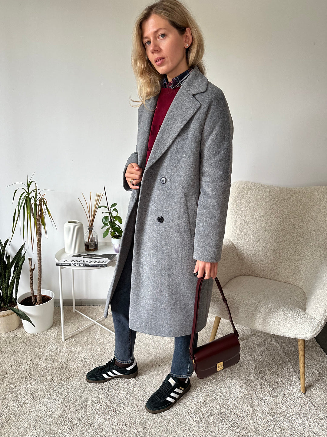 Wool coat with raglan sleeves