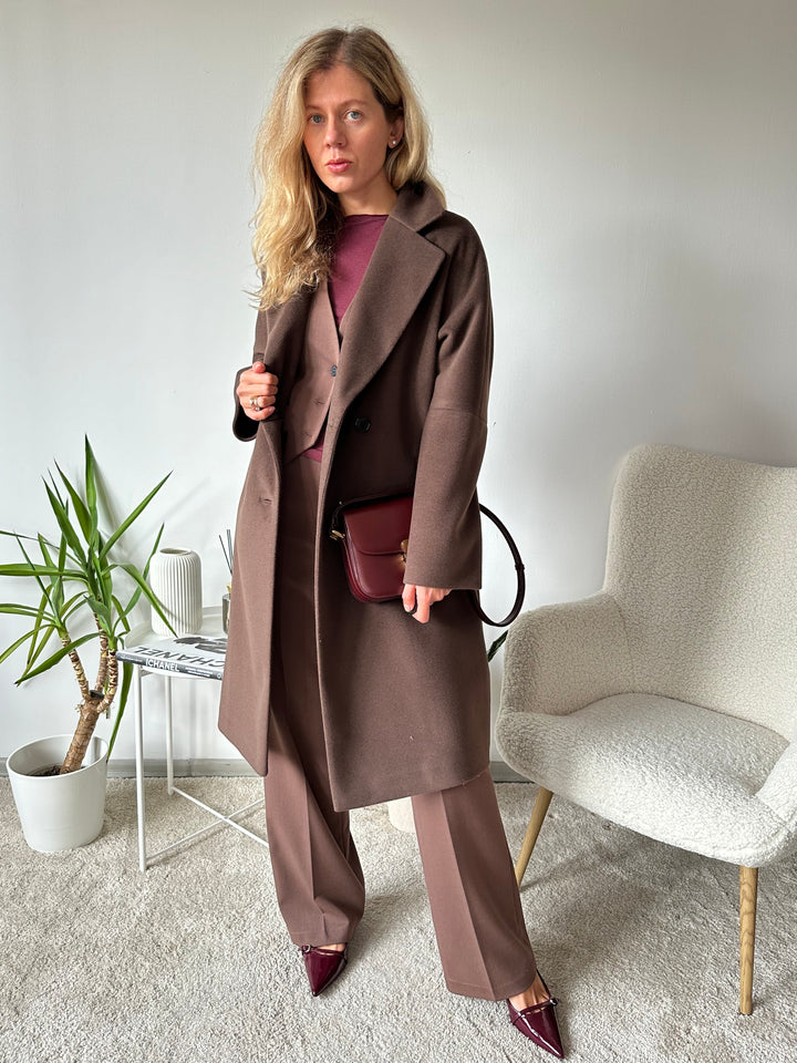 Wool coat with raglan sleeves