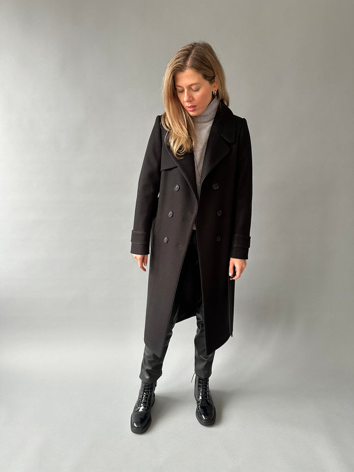 Wool tie coat with insulation