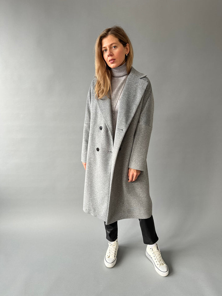 Wool coat with raglan sleeves