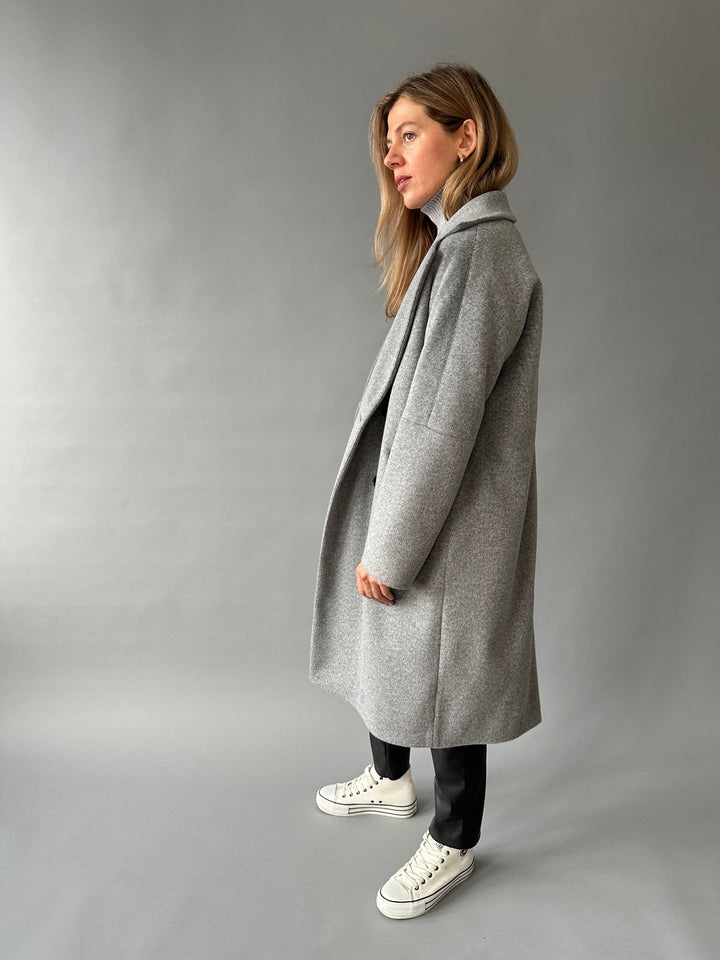 Wool coat with raglan sleeves