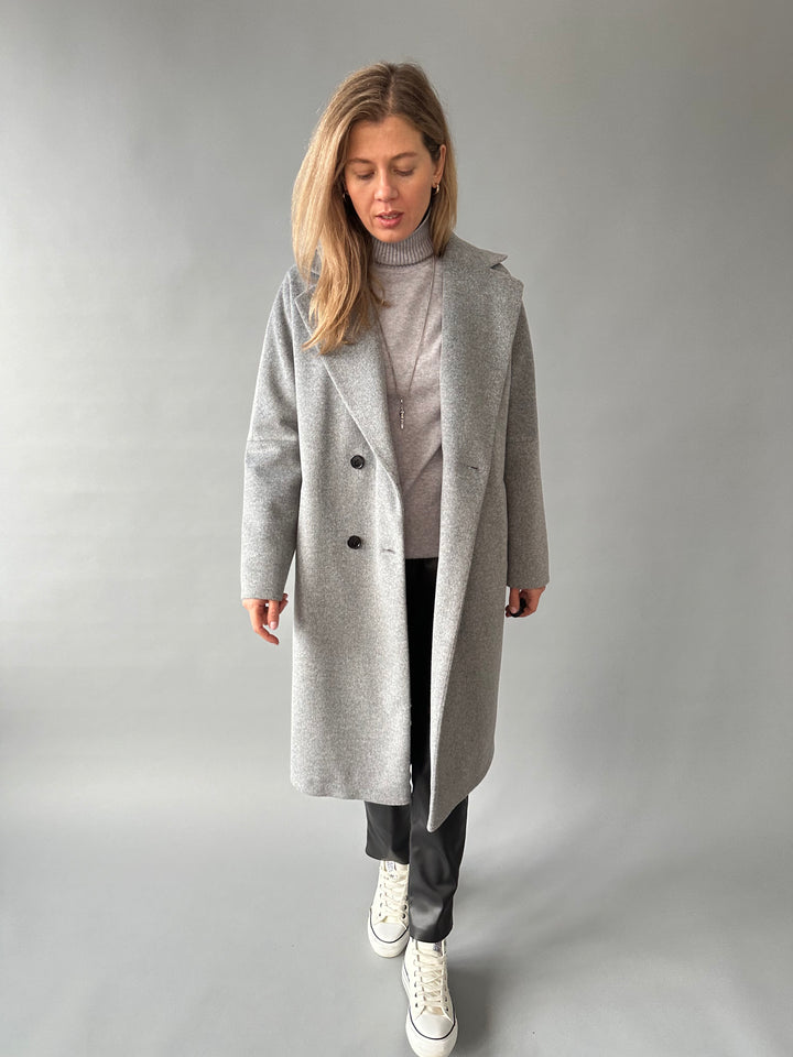 Wool coat with raglan sleeves