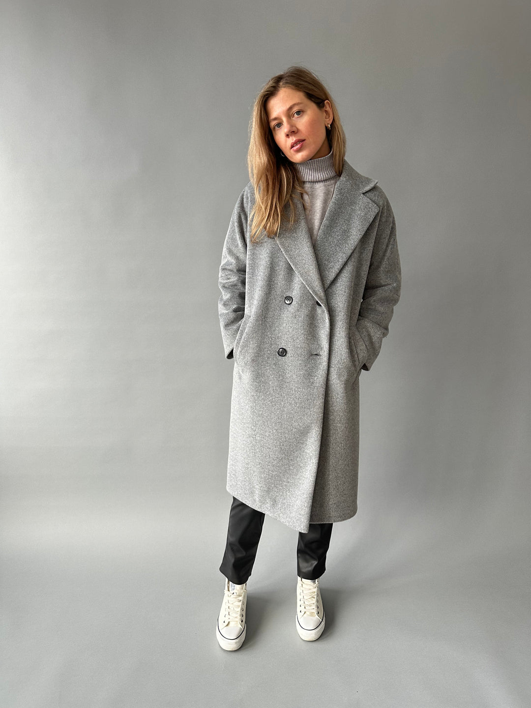 Wool coat with raglan sleeves