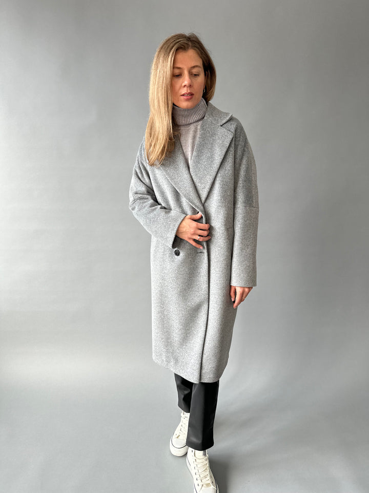 Wool coat with raglan sleeves