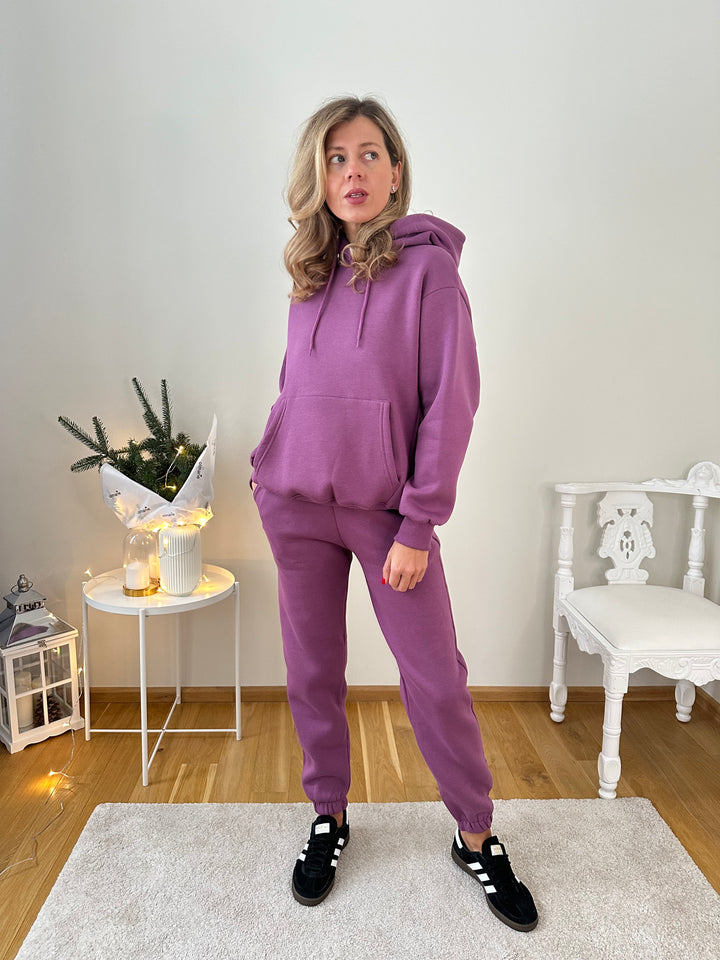 Walking tracksuit with insulation