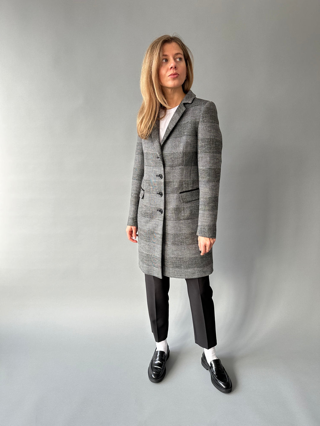 Checked wool coat with insulation