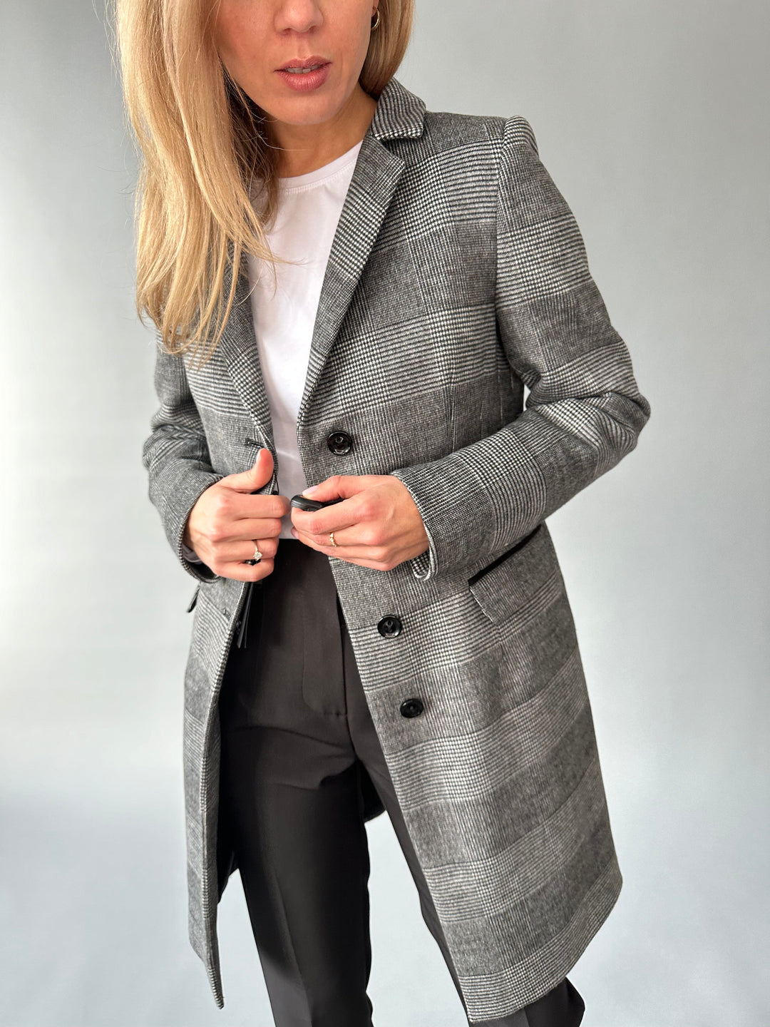 Checked wool coat with insulation